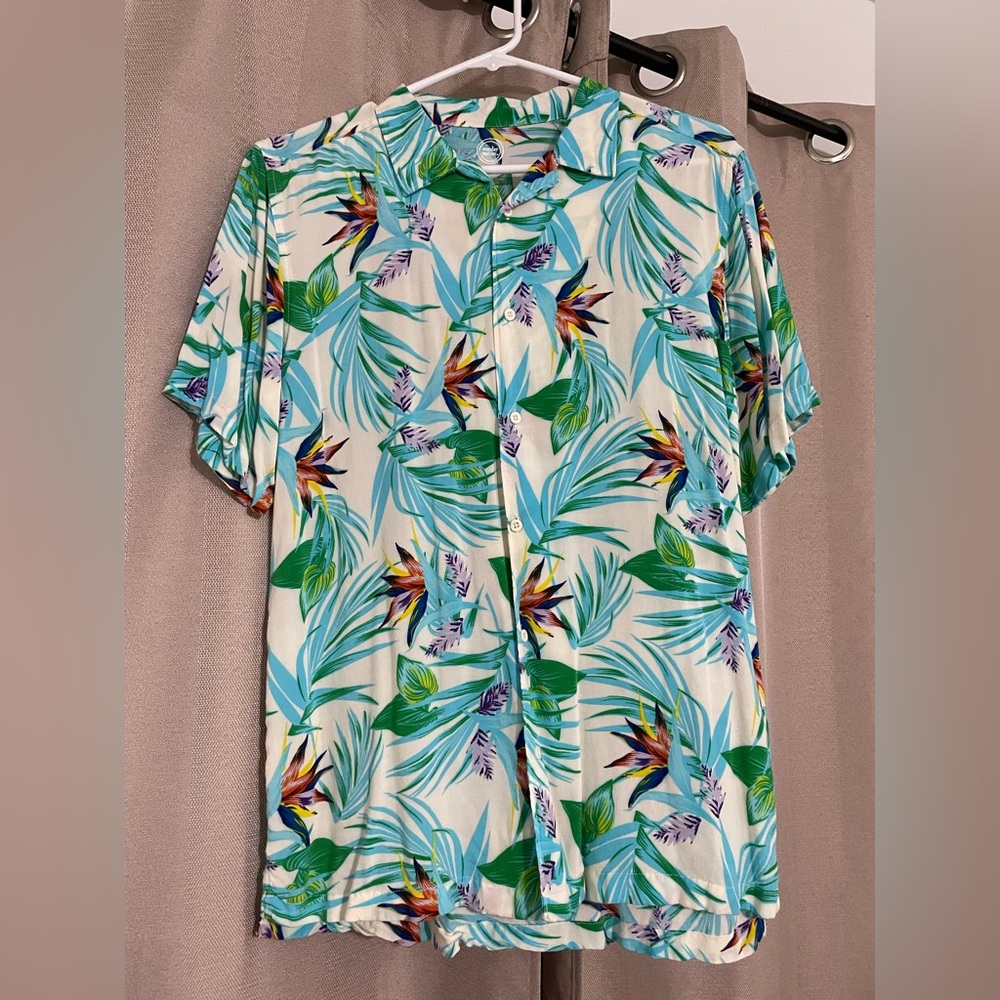 Wonder Nation XXL “Hawaiian” short-sleeve casual button down
